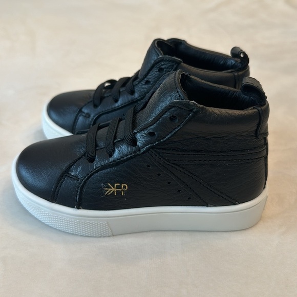 Freshly Picked Black and White High-Top Sneakers, sz 6 (little kid) - Picture 3 of 7